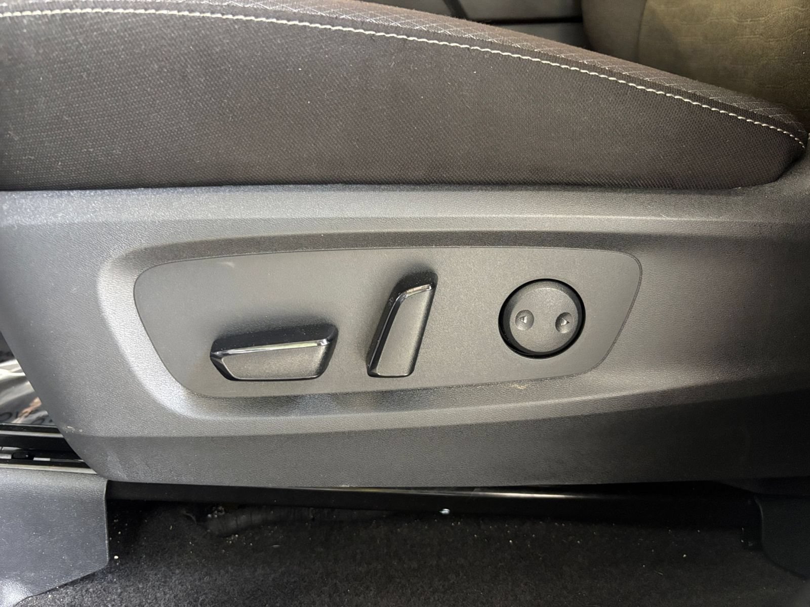 Used 2026 Nissan Pathfinder SV AWD/4WD image 21