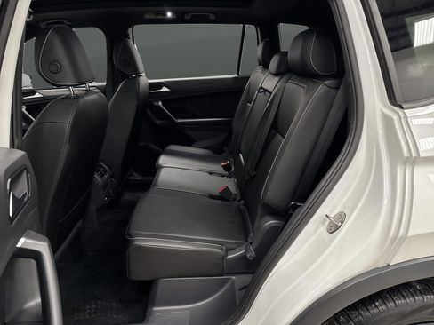 Used 2023 Volkswagen Tiguan SE R-Line image 29