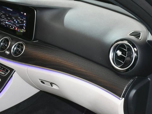 Used 2022 Mercedes-Benz E 450 4MATIC Sedan w/ Night Package image 59