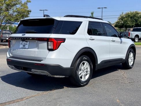 New 2026 Ford Explorer Active w/ Active Comfort Package RWD image 4