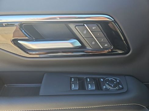 New 2026 Chevrolet Suburban Premier AWD/4WD image 24
