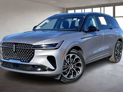 Used 2024 Lincoln Nautilus Reserve w/ Equipment Group 202A image 3