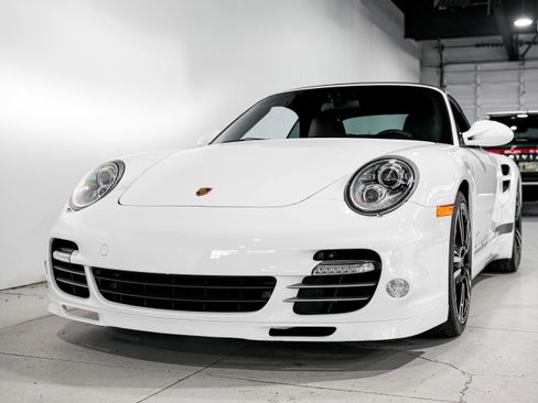 Used 2011 Porsche 911 Turbo S image 33