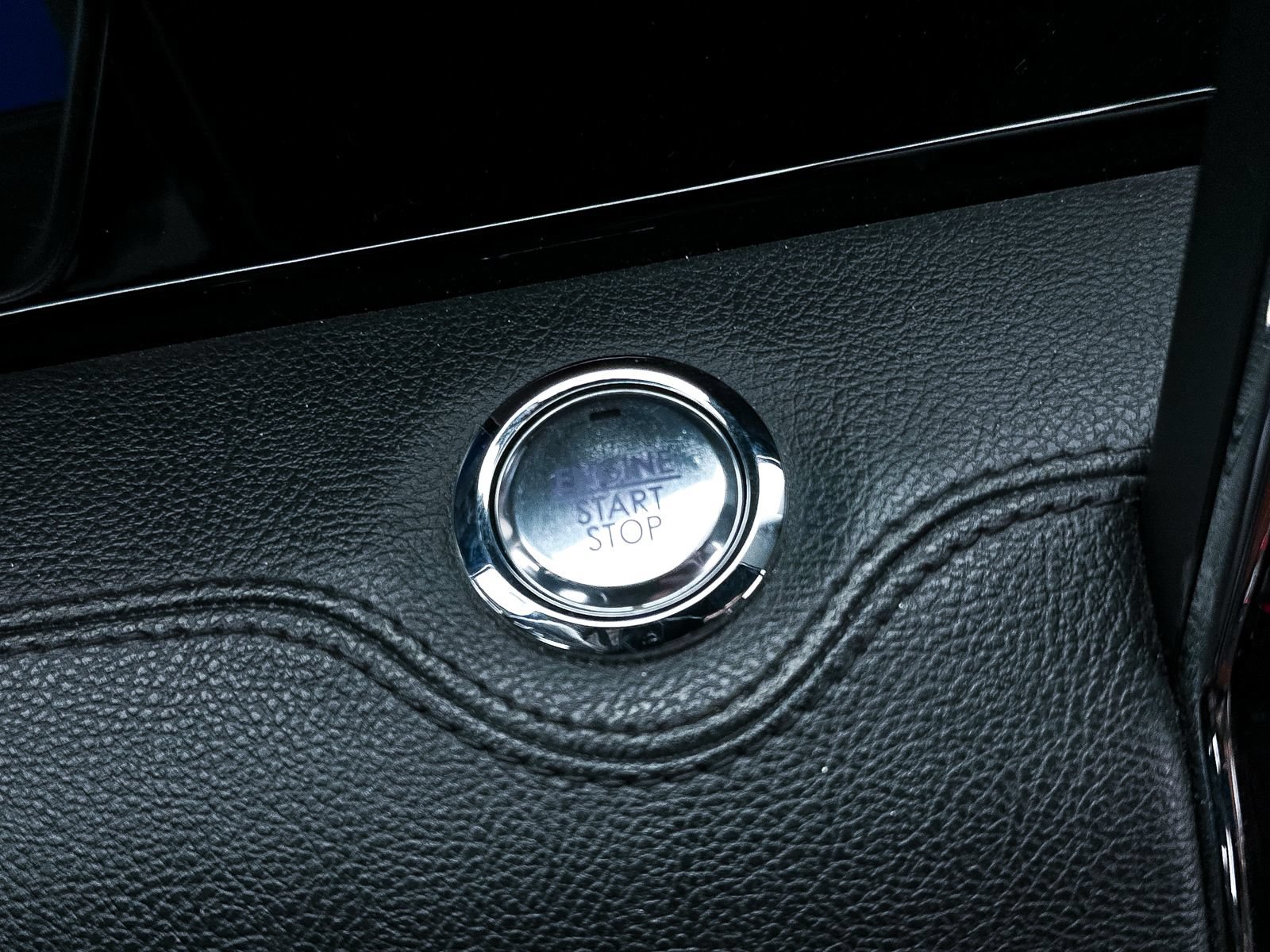 Used 2022 Lincoln Navigator L Reserve AWD/4WD image 27