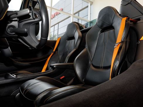 Used 2019 McLaren 570S Spider RWD image 20