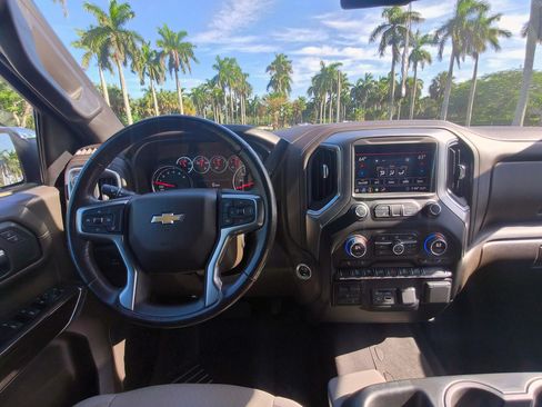 Used 2020 Chevrolet Silverado 1500 LT w/ All-Star Edition AWD/4WD image 6