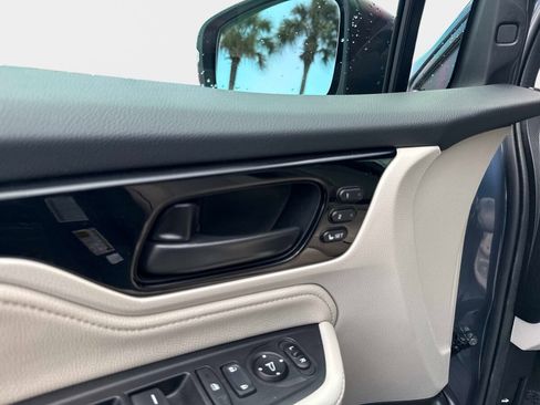 Certified 2025 Honda Odyssey Touring image 18