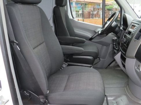 Used 2016 Mercedes-Benz Sprinter 2500 image 4