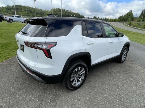 New 2026 Chevrolet Equinox LT w/ Convenience Package II AWD/4WD image 7