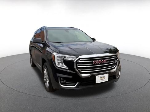 Used 2024 GMC Terrain SLT AWD/4WD image 3