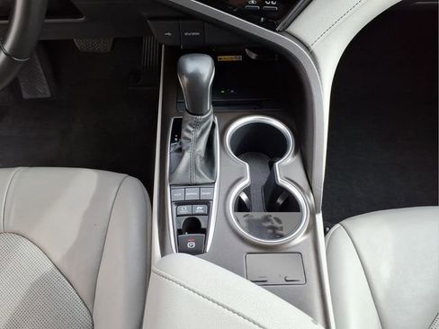 Used 2023 Toyota Camry XLE image 21