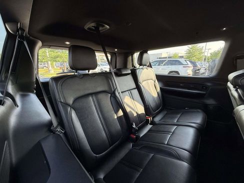 Certified 2024 Jeep Wagoneer L Series II w/ Flexible Seating Group AWD/4WD image 16