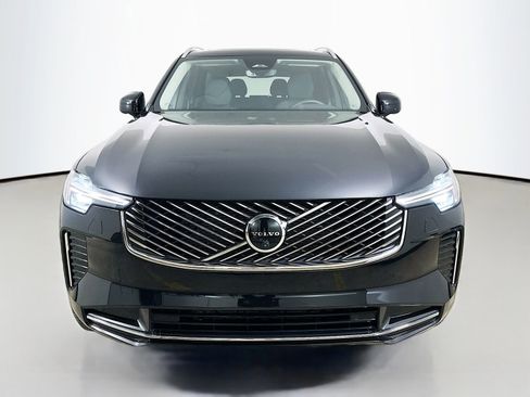 Used 2025 Volvo XC90 B6 Plus AWD/4WD image 2