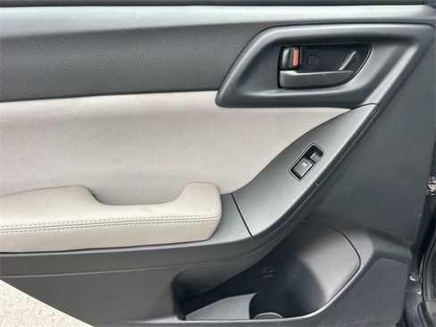 Used 2016 Subaru Forester 2.5i image 18