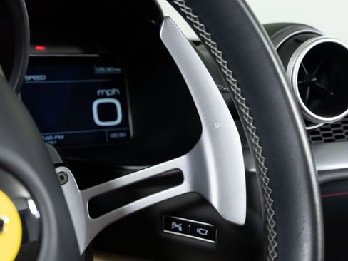 Used 2022 Ferrari Portofino M RWD image 37