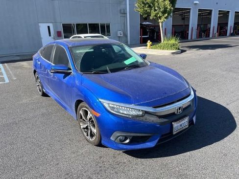 Used 2016 Honda Civic Touring image 2
