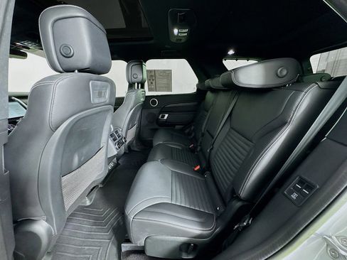 Used 2023 Land Rover Discovery S R-Dynamic image 22