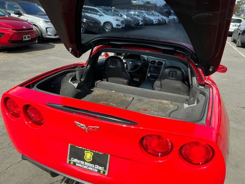 Used 2007 Chevrolet Corvette Coupe w/ Preferred Equipment Group RWD image 22
