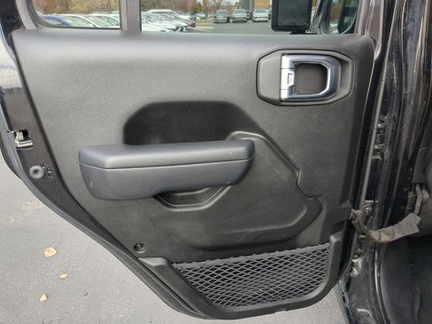 Used 2023 Jeep Gladiator Sport image 30