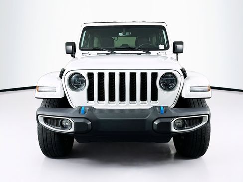 Used 2022 Jeep Wrangler Unlimited Sahara AWD/4WD image 2