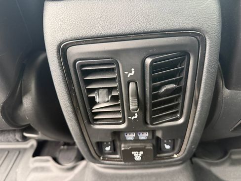 Used 2020 Dodge Durango GT image 34