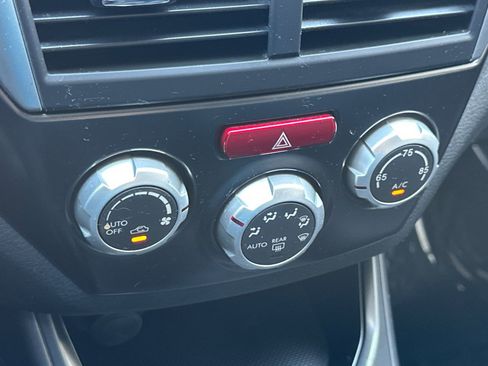 Used 2011 Subaru Impreza WRX Premium image 27