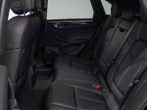 Used 2026 Porsche Macan AWD/4WD image 15