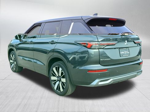 Used 2025 Mitsubishi Outlander SE FWD image 5