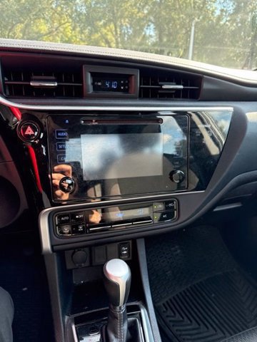 Used 2017 Toyota Corolla LE FWD image 10