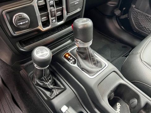 Used 2022 Jeep Wrangler Unlimited Sahara image 18