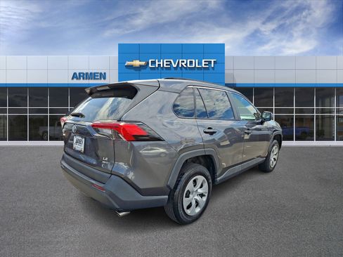 Used 2019 Toyota RAV4 LE w/ Carpet Mat Package image 5