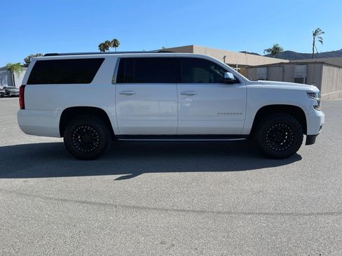 Used 2017 Chevrolet Suburban Premier AWD/4WD image 4