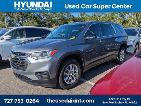 Used 2021 Chevrolet Traverse LS FWD image 1