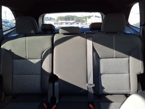 Used 2025 GMC Acadia Elevation image 13