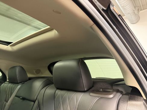 Used 2023 Buick Envision Avenir AWD/4WD image 9