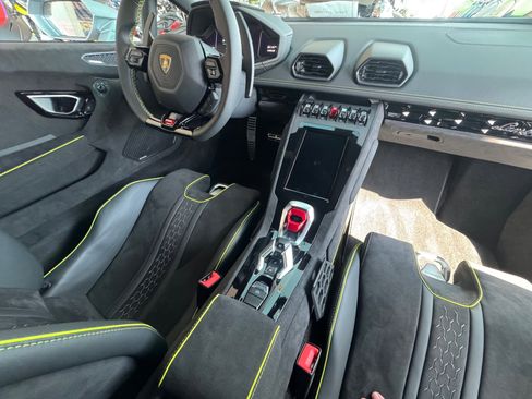 Used 2024 Lamborghini Huracan Sterrato image 17