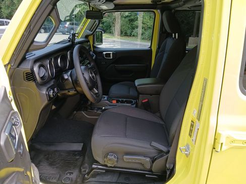 Used 2023 Jeep Wrangler Unlimited Sport AWD/4WD image 12