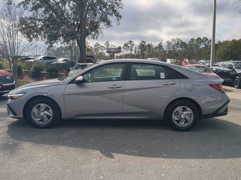 New 2025 Hyundai Elantra SE w/ Cargo Package image 8