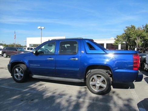 Used 2013 Chevrolet Avalanche LT w/ All-Star Edition image 3