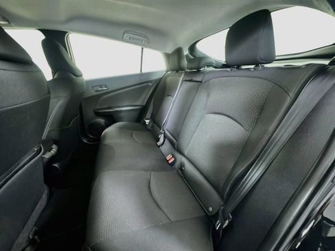 Used 2019 Toyota Prius LE AWD/4WD image 19
