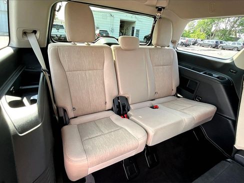 Used 2024 Ford Expedition XLT image 23