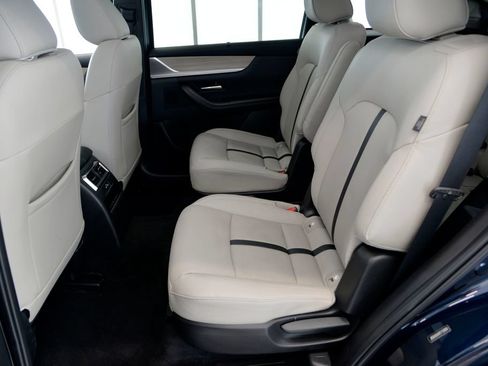 Used 2024 MAZDA CX-90 Plug-In Hybrid w/ Preferred AWD/4WD image 28