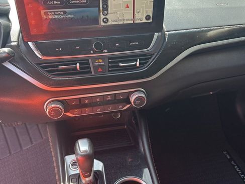 Used 2023 Nissan Altima 2.5 SR w/ SR Premium Package image 10