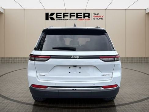 Used 2023 Jeep Grand Cherokee Limited w/ Trailer Tow Prep Group (B) image 4