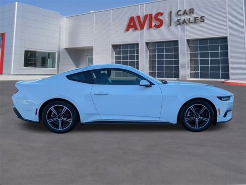 Used 2024 Ford Mustang Premium image 5
