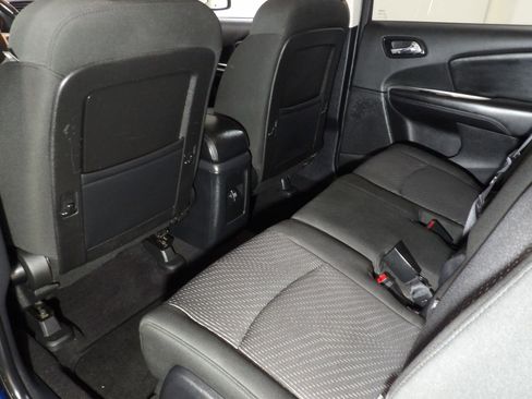 Used 2019 Dodge Journey SE w/ Premium Group FWD image 11