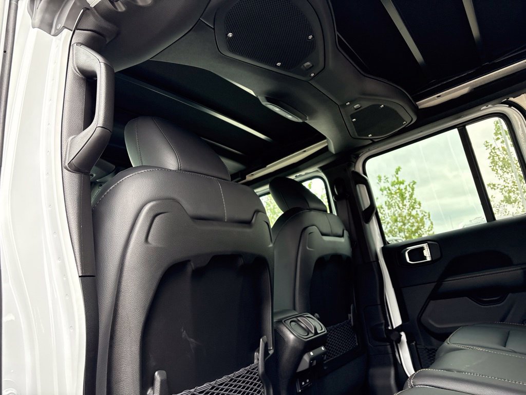 New 2027 Jeep Wrangler Unlimited Sahara AWD/4WD image 18