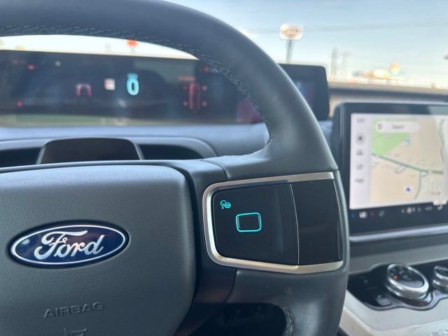 Used 2025 Ford Expedition Active AWD/4WD image 15