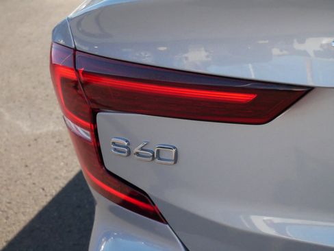 Used 2025 Volvo S60 B5 Core image 17