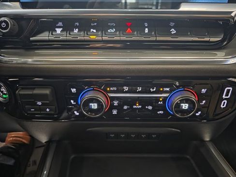 Used 2025 Chevrolet Silverado 2500 High Country w/ High Country Premium Package AWD/4WD image 19